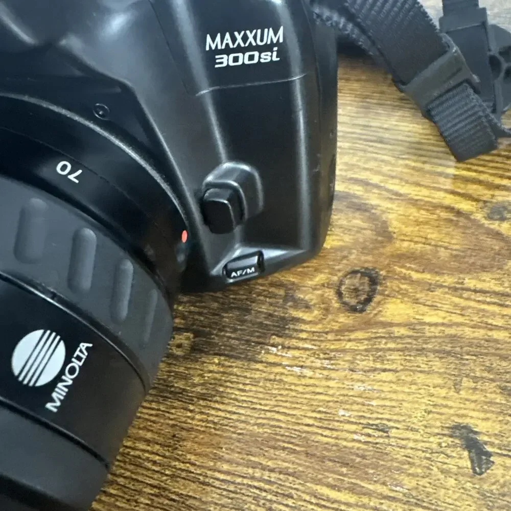 Minolta Maxxum 300si 35mm Film Camera with AF 35-70mm Lens Tested No Charger